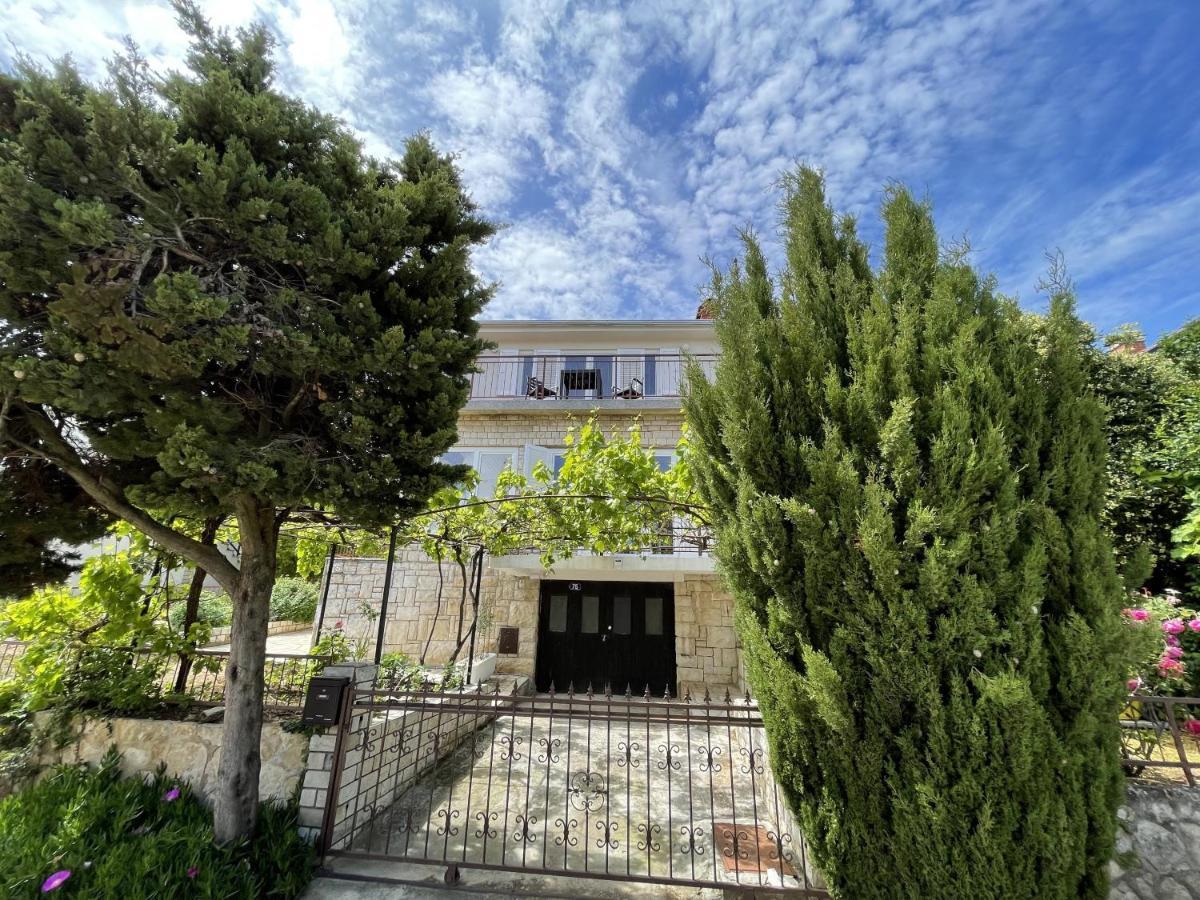 Apartment Tulip Premantura Exterior foto